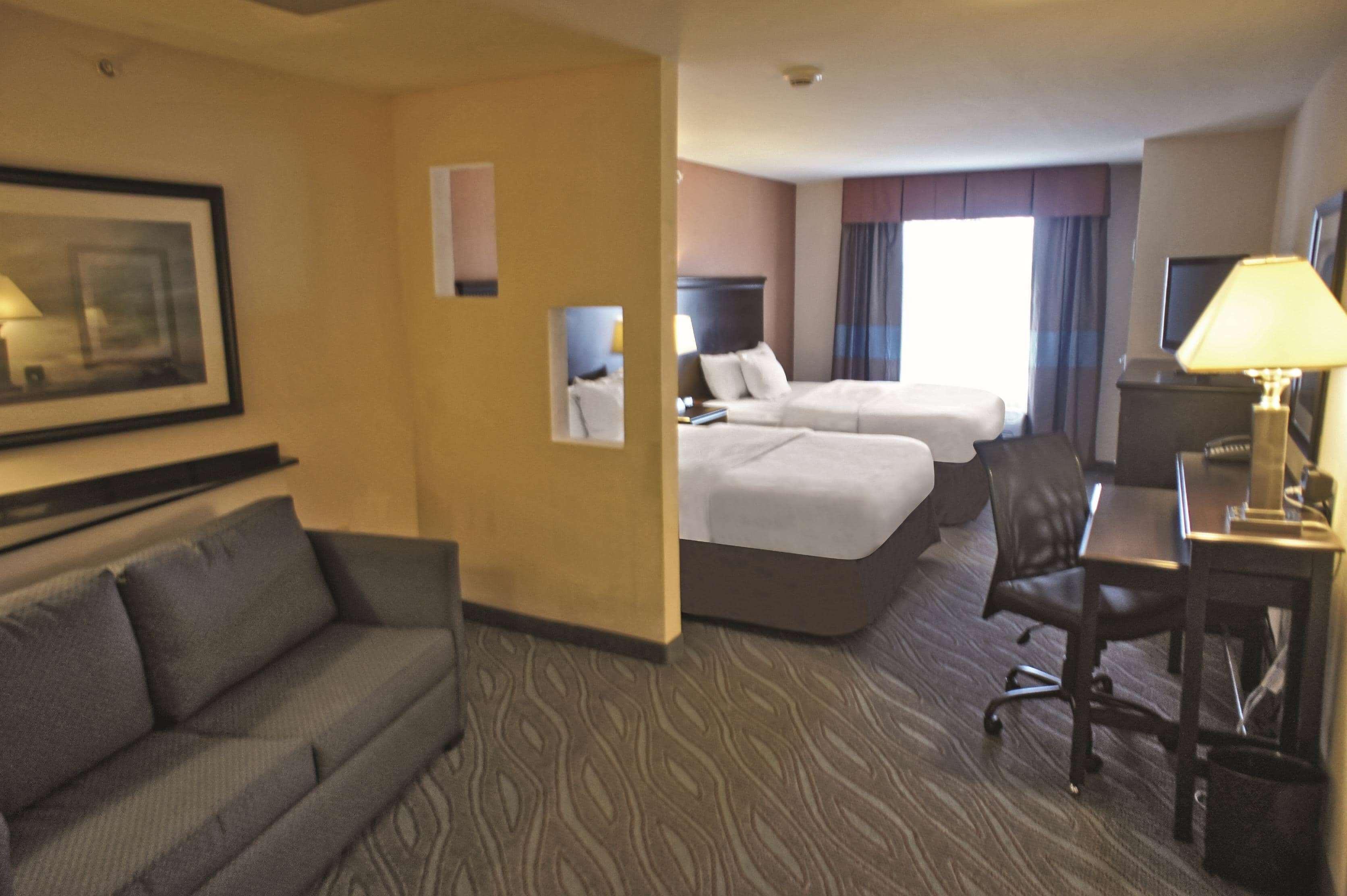 La Quinta By Wyndham Edmond Hotel Exterior photo