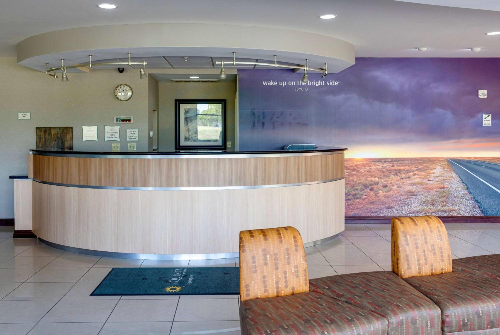 La Quinta By Wyndham Edmond Hotel Exterior photo