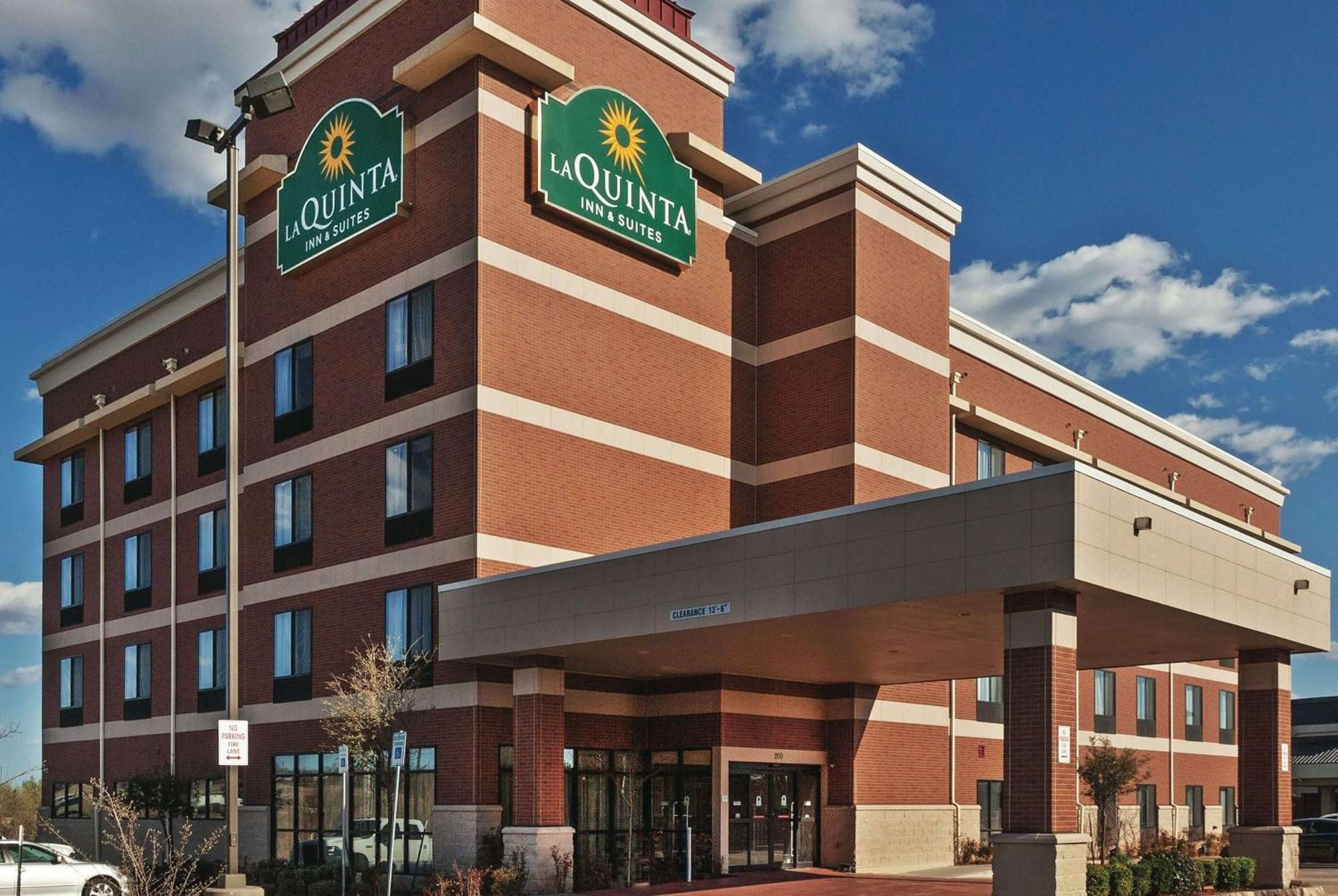 La Quinta By Wyndham Edmond Hotel Exterior photo